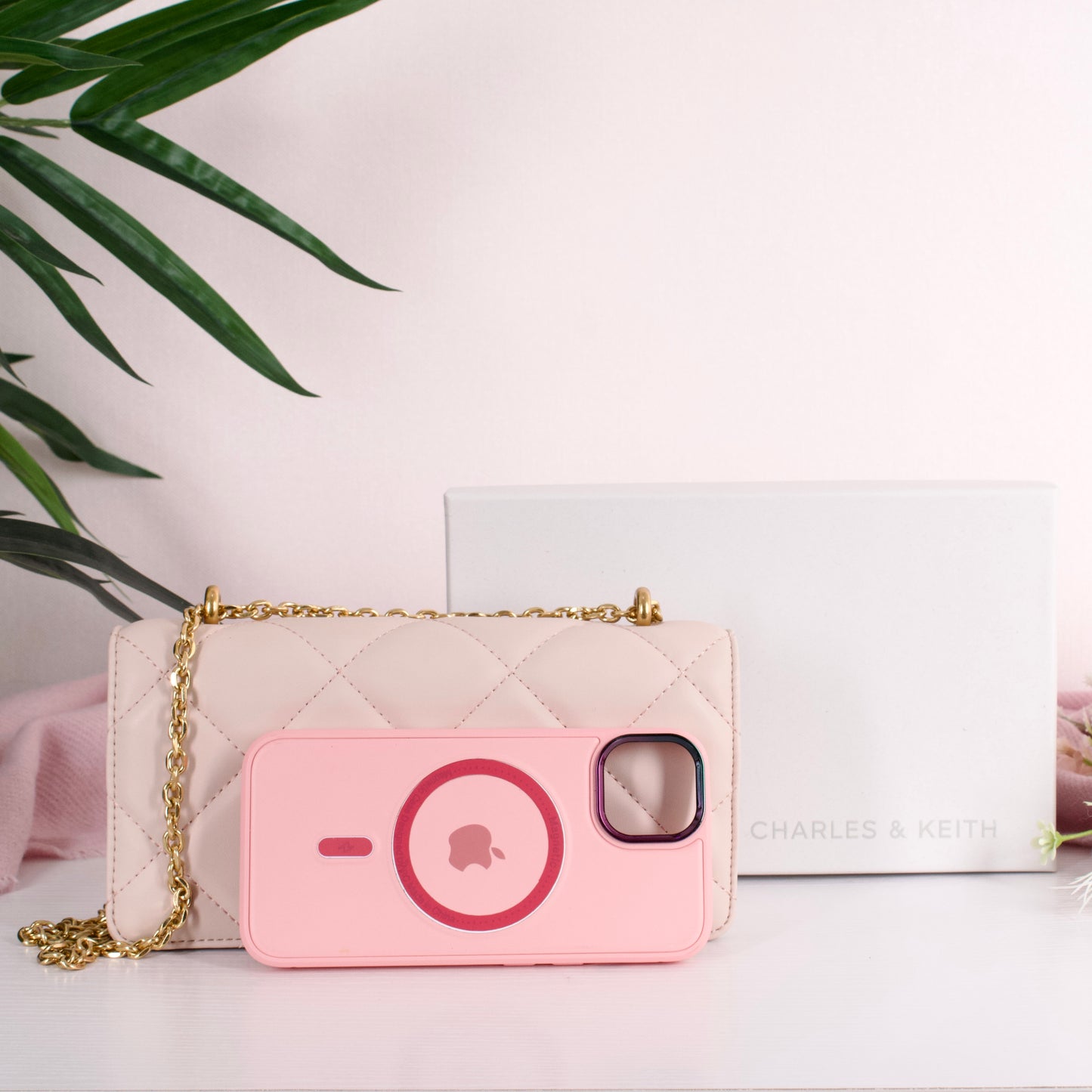 Paffuto Chain Handle Quilted Long Wallet - Light Pink