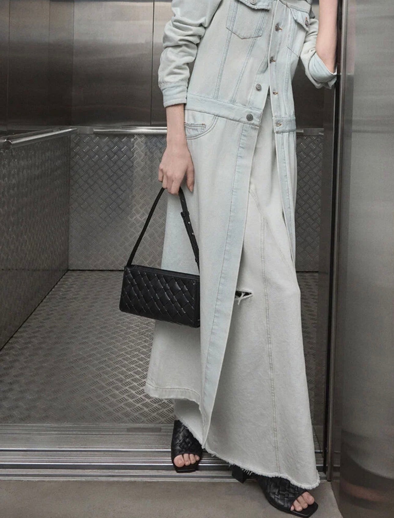 Ivette Woven Elongated Shoulder Bag - Noir