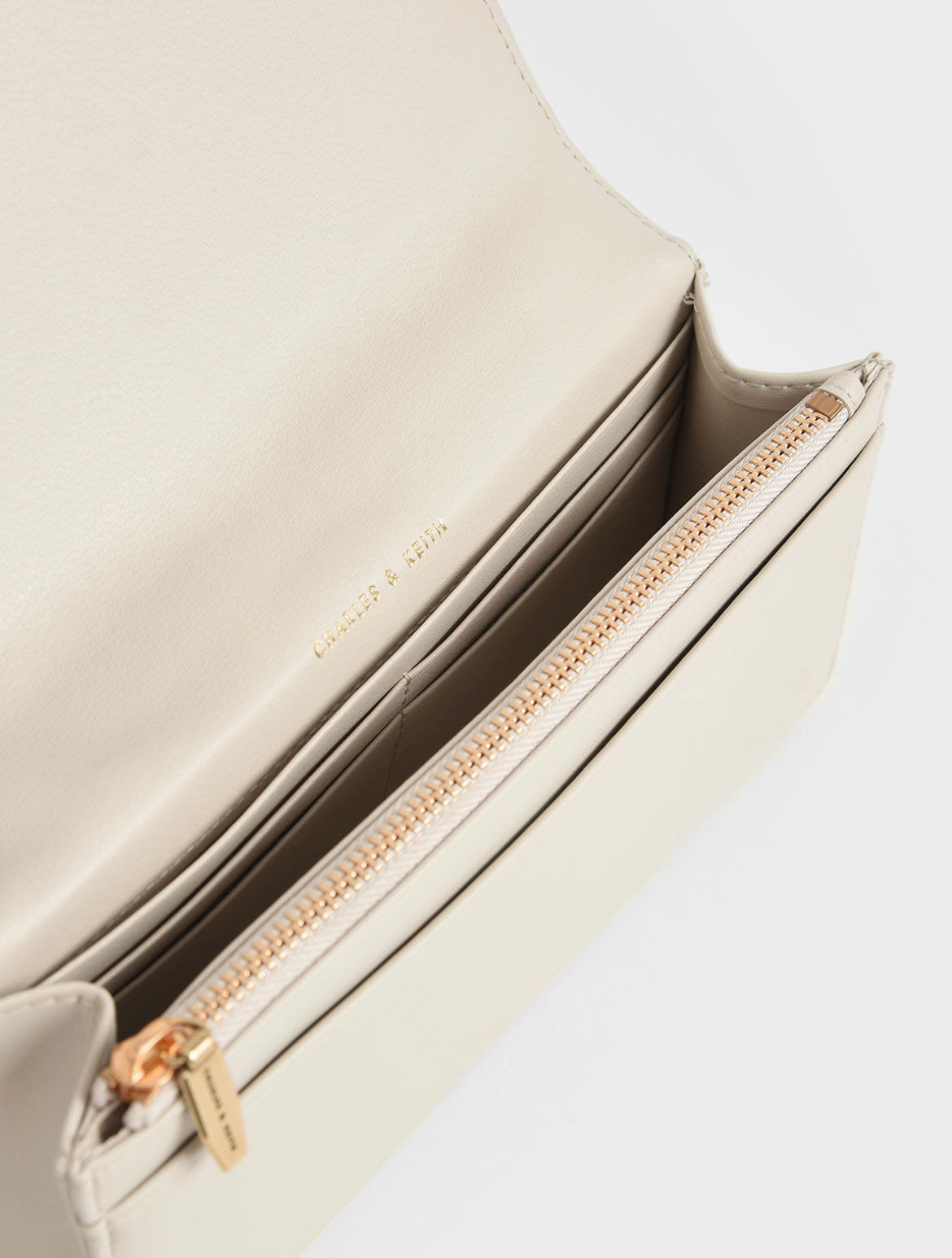 Paffuto Chain Handle Quilted Long Wallet - Cream