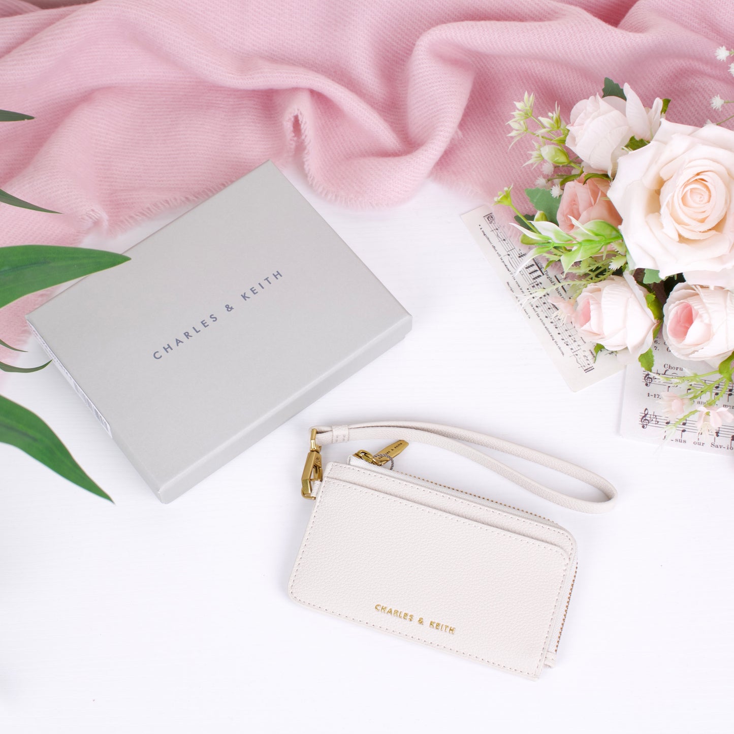 Multi-Slot Wristlet Card Holder - Cream