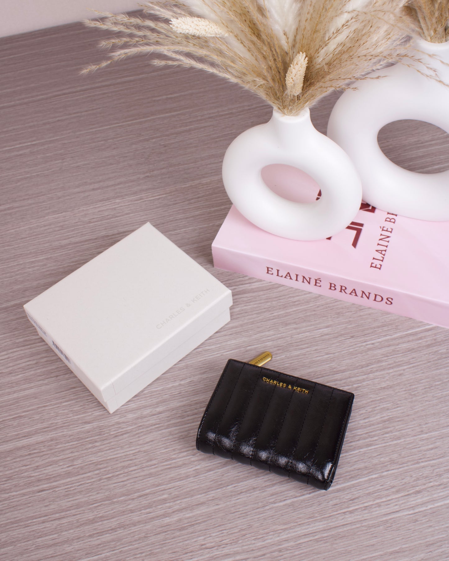 Donna Crinkle-Effect Panelled Top-Zip Wallet - Black