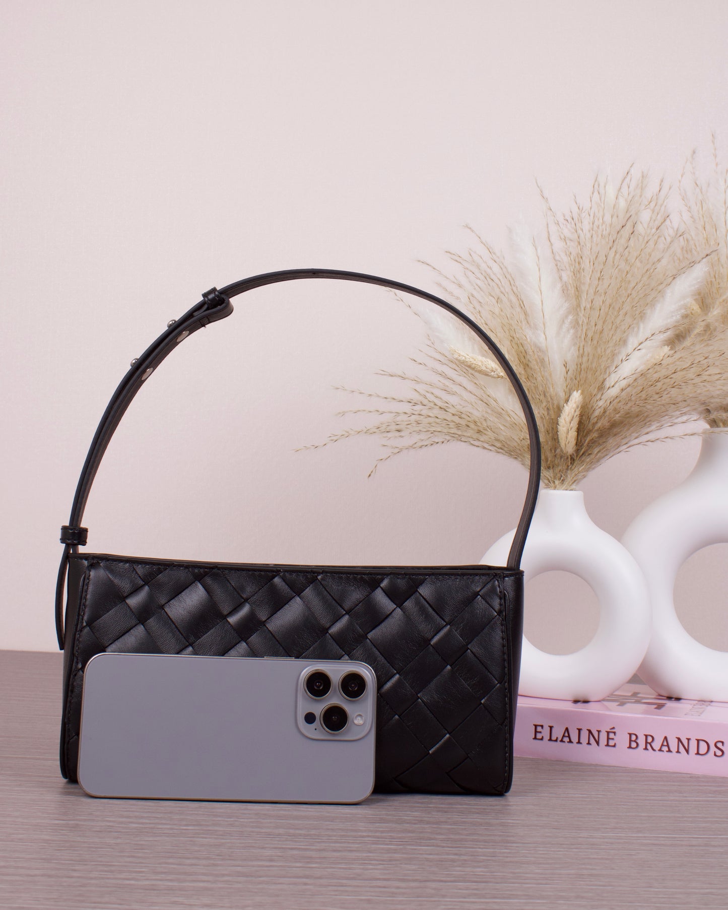 Ivette Woven Elongated Shoulder Bag - Noir