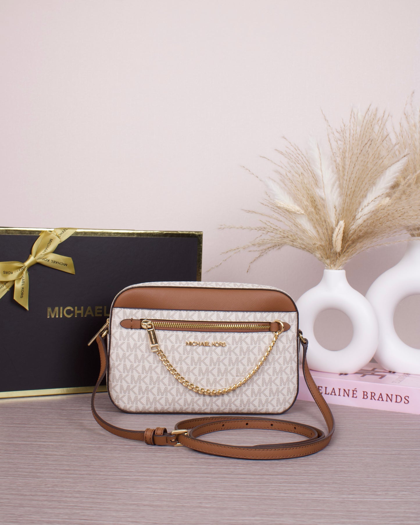 Jet Set Large Logo Crossbody Bag - VANILLA